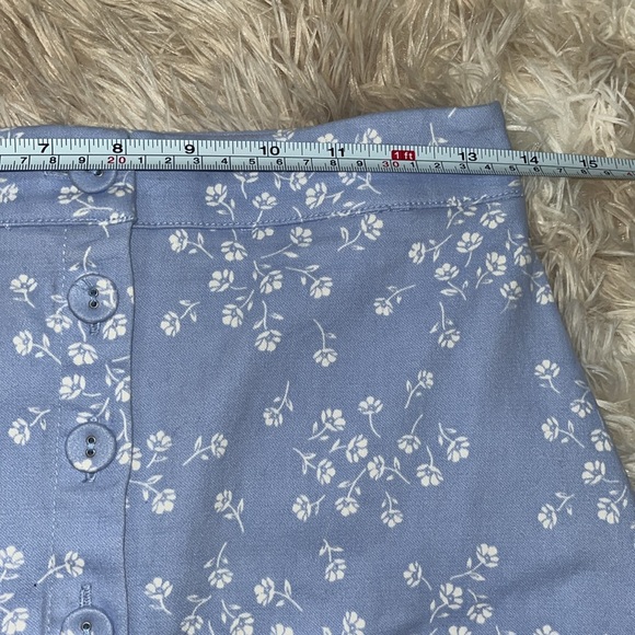 Floral skirt size small 🌸 - Picture 3 of 7